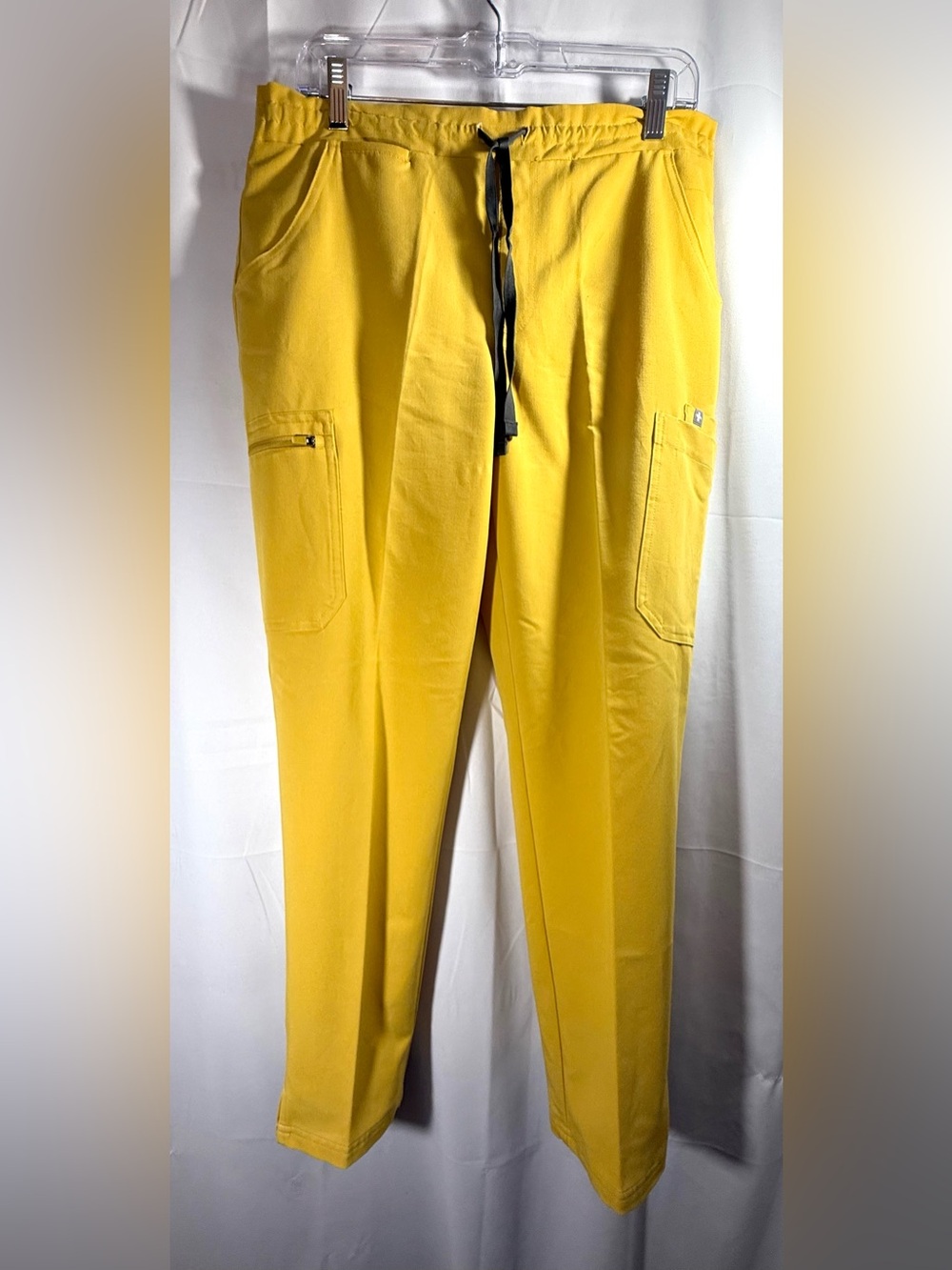 Figs Yola Skinny Light Gold Scrub Pants Size Medium Petite